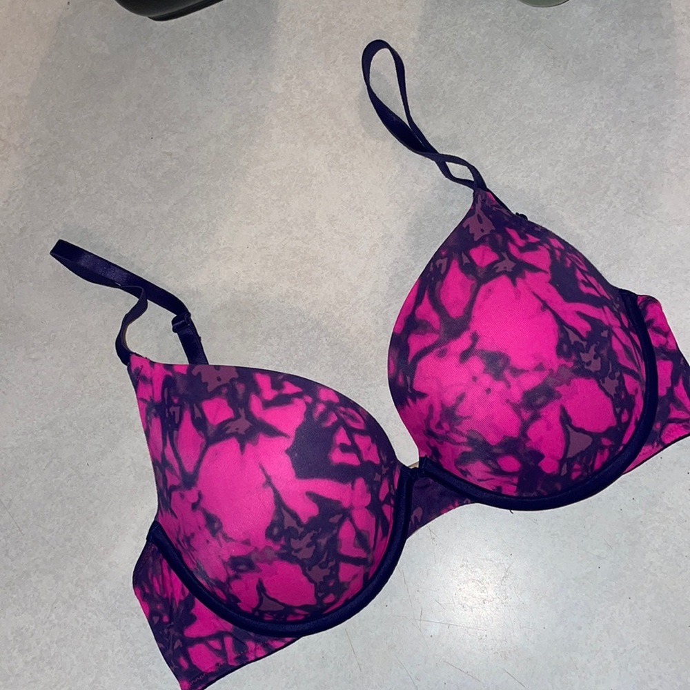 34C VS Pink Padded Bra